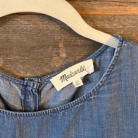 Madewell Denim Tiered Button-Back Top in XS - Picture 3 of 6